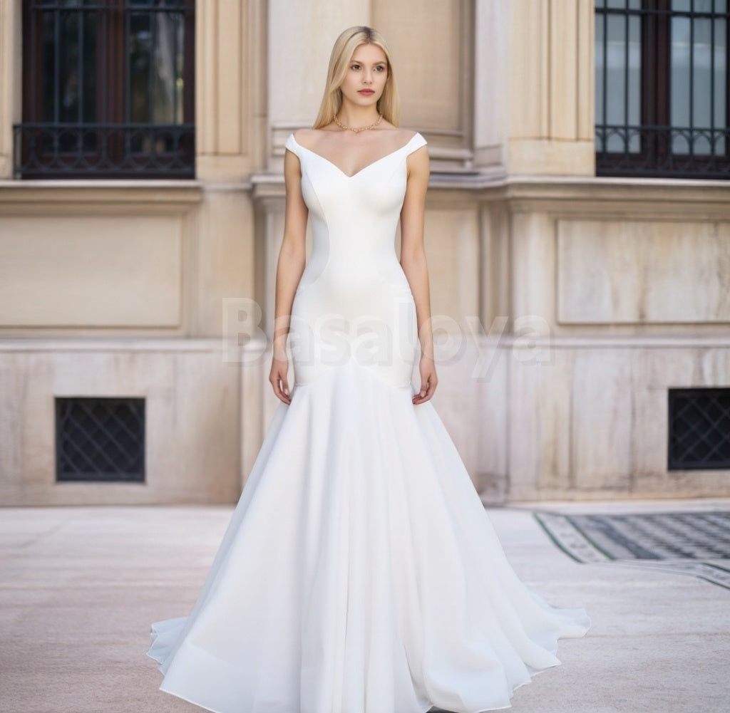 WD0039 Graceful White V-Neck Mermaid Pleats Wedding Dress with Train
