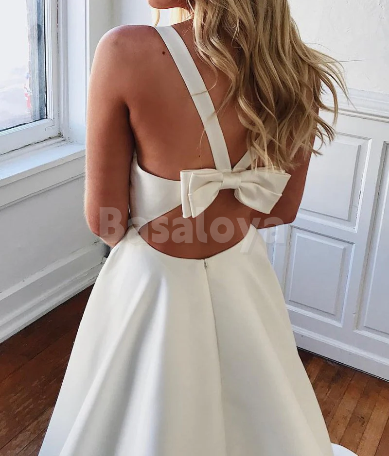 WD0085 Simple V-Neck A-Line Satin Wedding Dress with Pockets Bridal Gown