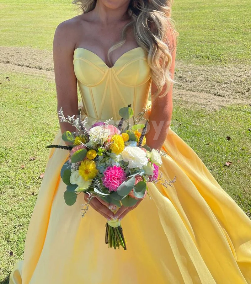 SP0191 Classic Yellow A-Line Sweetheart Pleated Satin Prom Dress