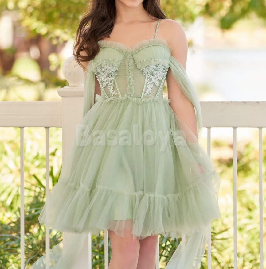 HM0108 Elegant White Spaghetti Straps A-Line Homecoming Dress with Applique