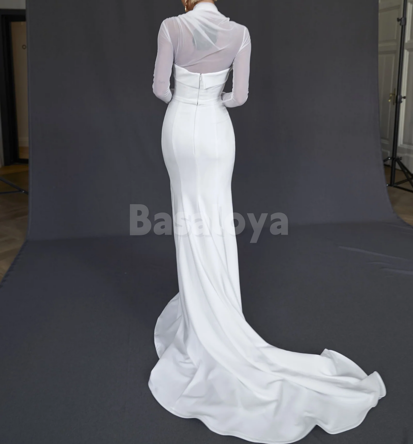 WD0165 Classic White Long Sleeves Mermaid Bridal Wedding Dress with Train