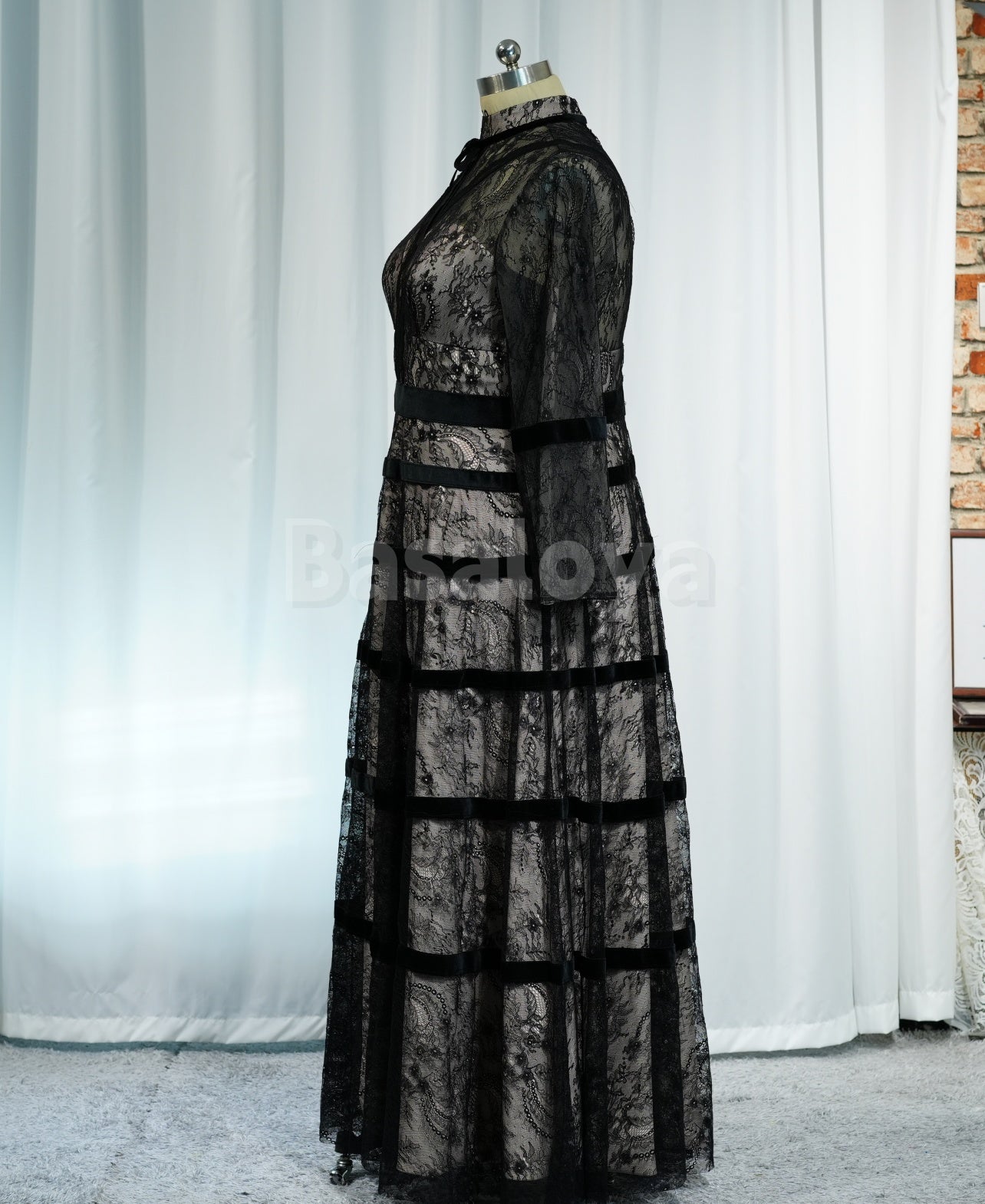 ED0117 Elegant Black Long Sleeves A-Line Evening Prom Dress with Applique