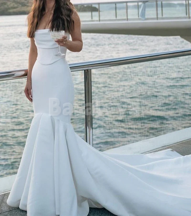 WD0079 Glamorous White Strapless Mermaid Long Wedding Dress with Train