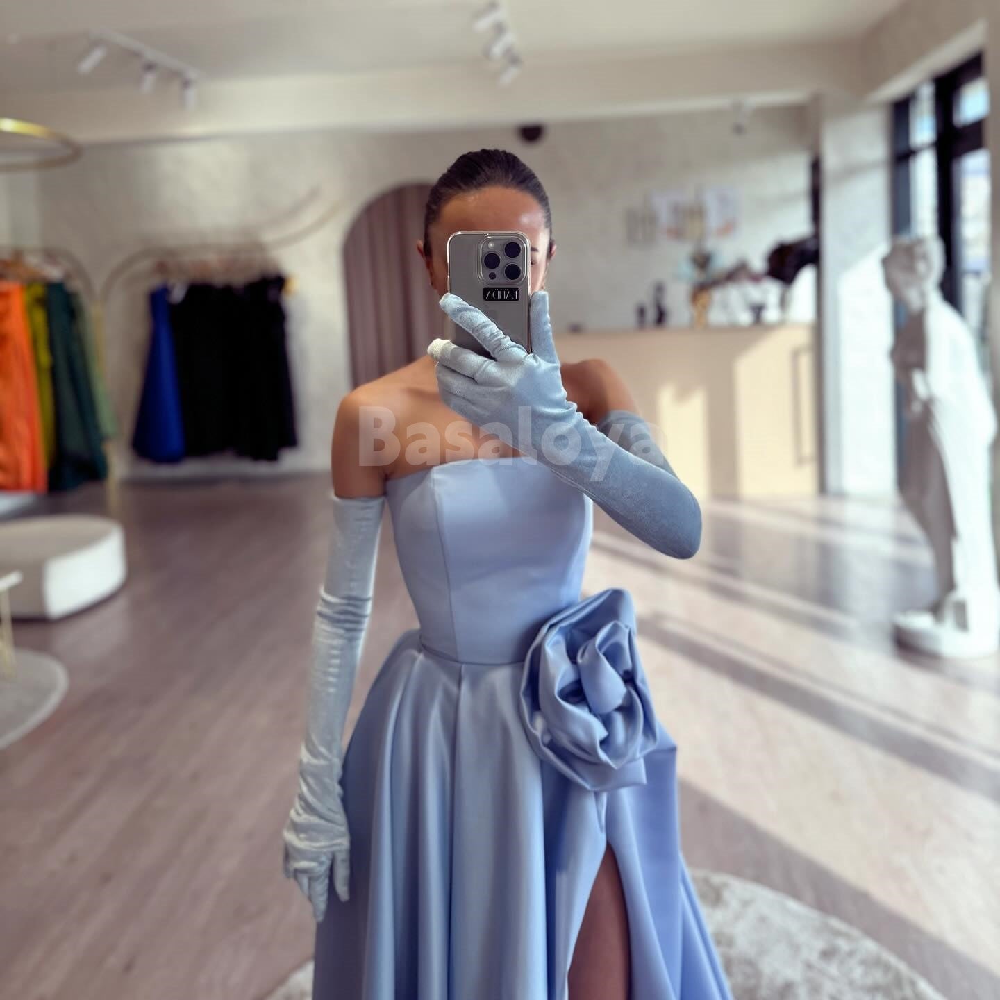 SP0001 Elegant 3D Floral Black Strapless A-Line Satin Prom Evening Dress with Slit