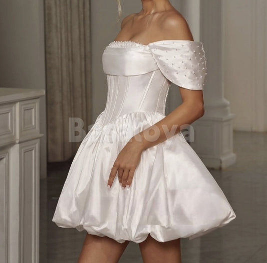 WD0032 Cute Off-Shoulder A-Line Bubble Mini Wedding Dress with Pearls