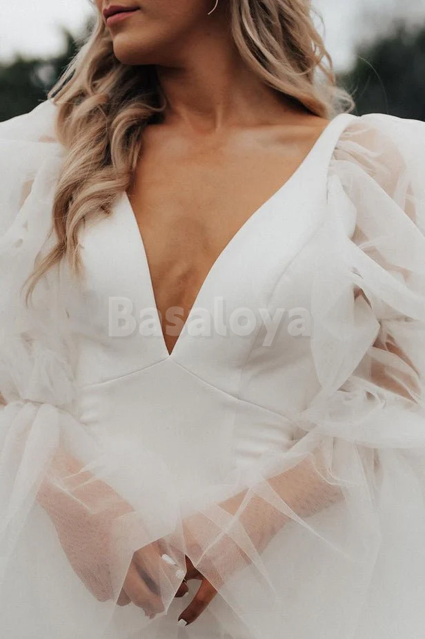 WD0076 Luxury White V-Neck Long Sleeves Bodycon Wedding Gown with Bow