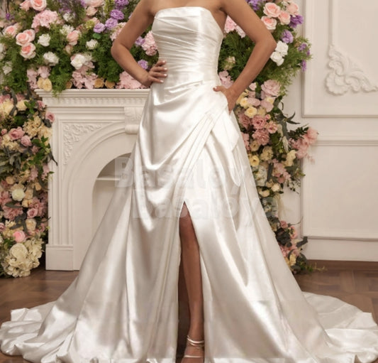 WD0034 Luxury Strapless A-Line Sweep Train Satin Wedding Dress with Pockets