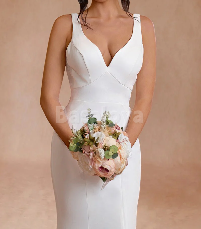 WD0084 Elegant White V-Neck Mermaid Backless Wedding Dress with Train