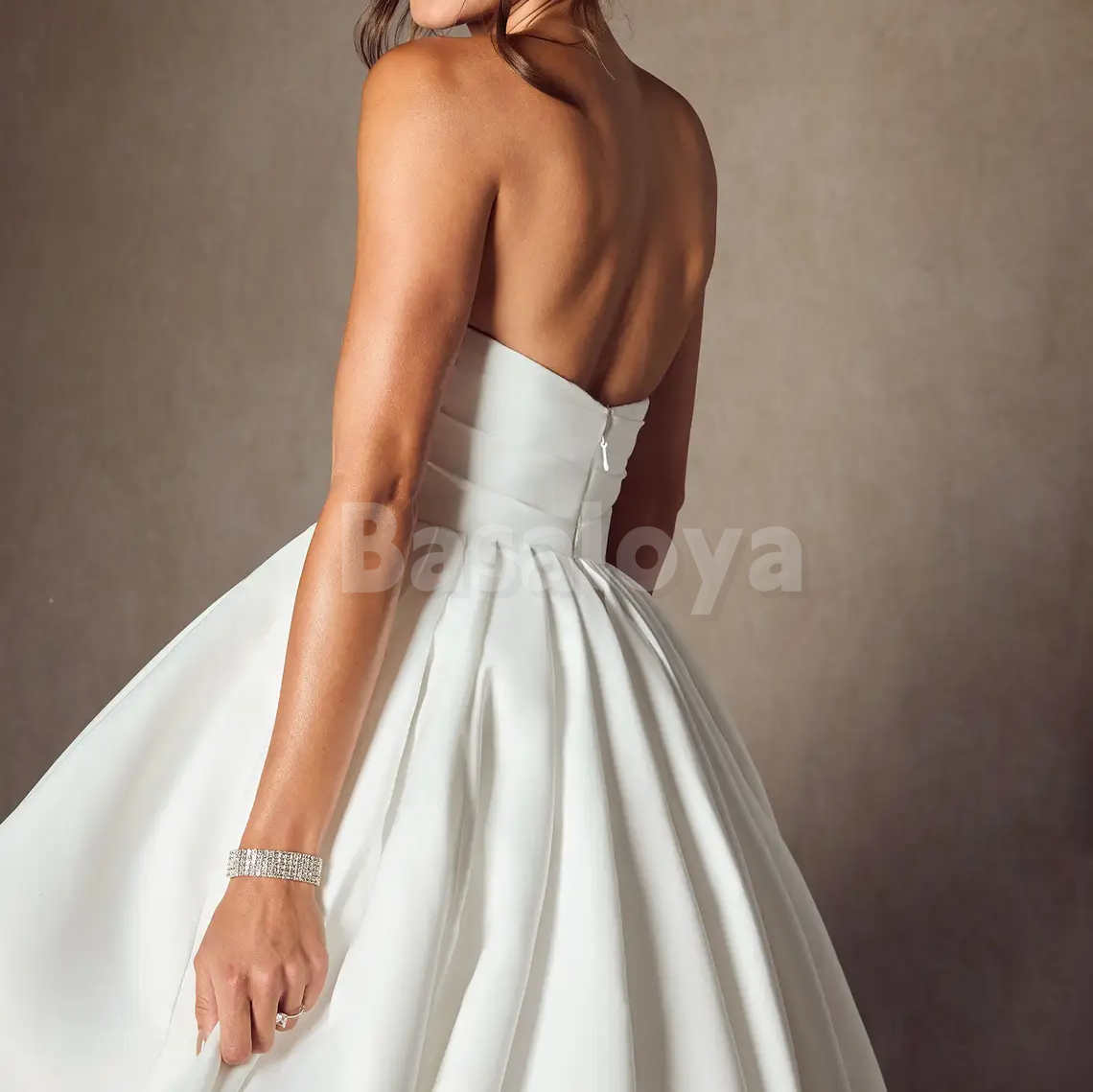 WD0087 Classic White Sweetheart A-Line Pleats Wedding Gown with Pockets