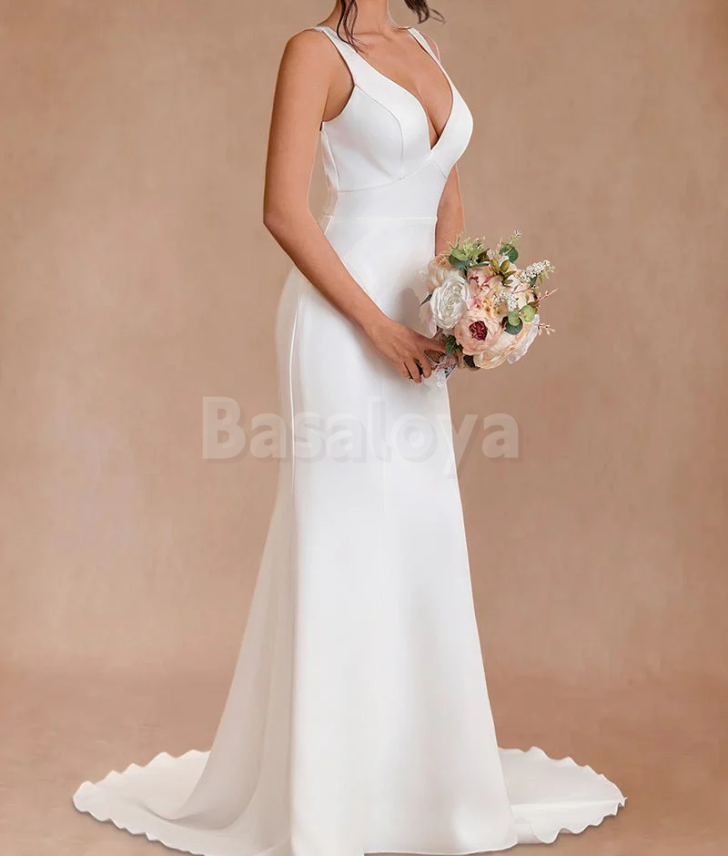WD0084 Elegant White V-Neck Mermaid Backless Wedding Dress with Train