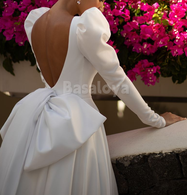 WD0027 Elegant Long Sleeves Scoop Neck A-Line Wedding Dress with Bow Train