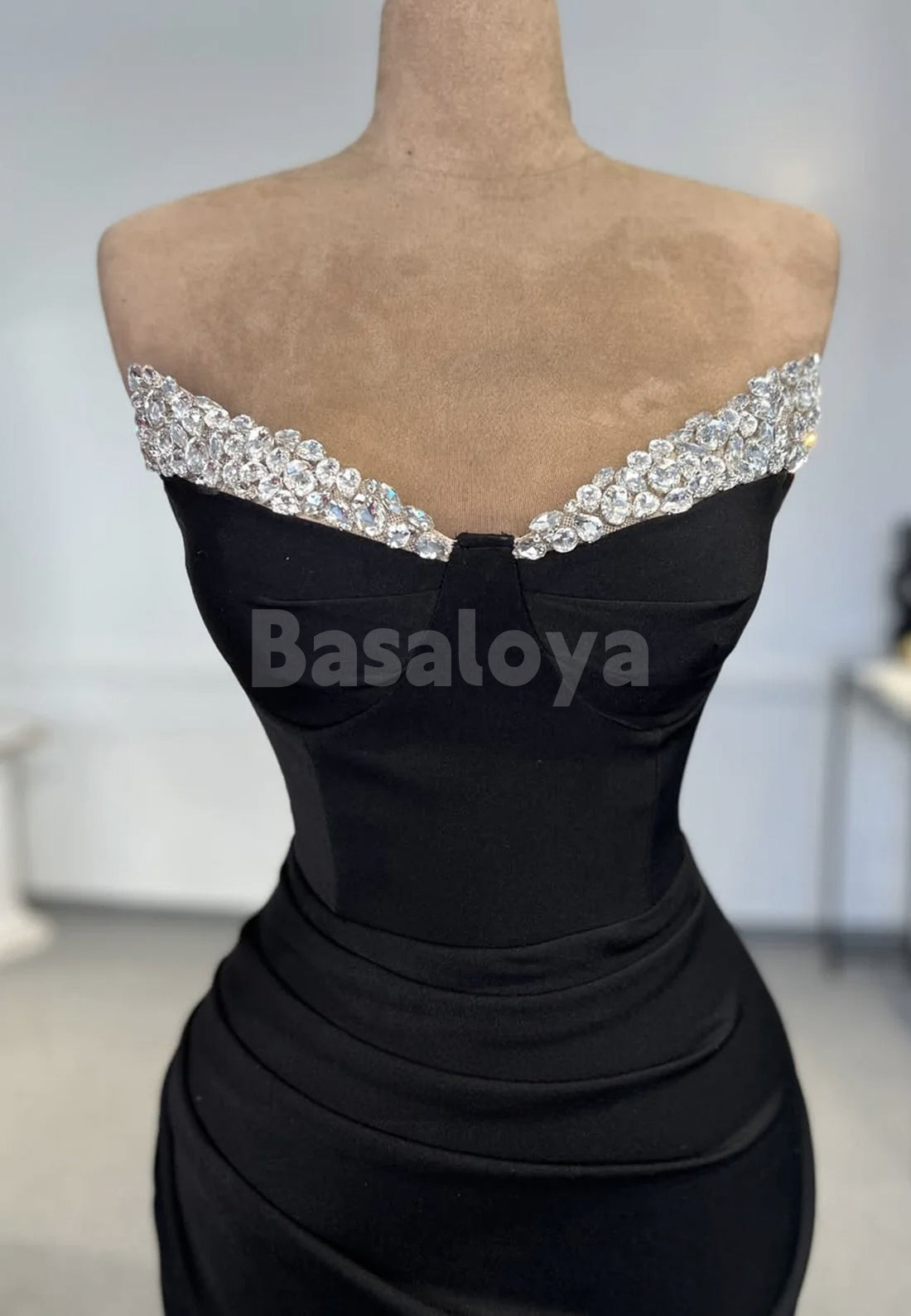 ED0092 Luxury Crystal Black Strapless Sheath Evening Dress with Slit