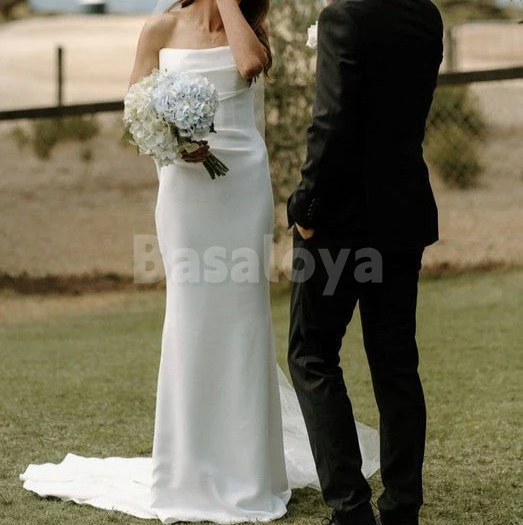 WD0077 Graceful White Strapless Bodycon Wedding Dress with Train Bridal Gown