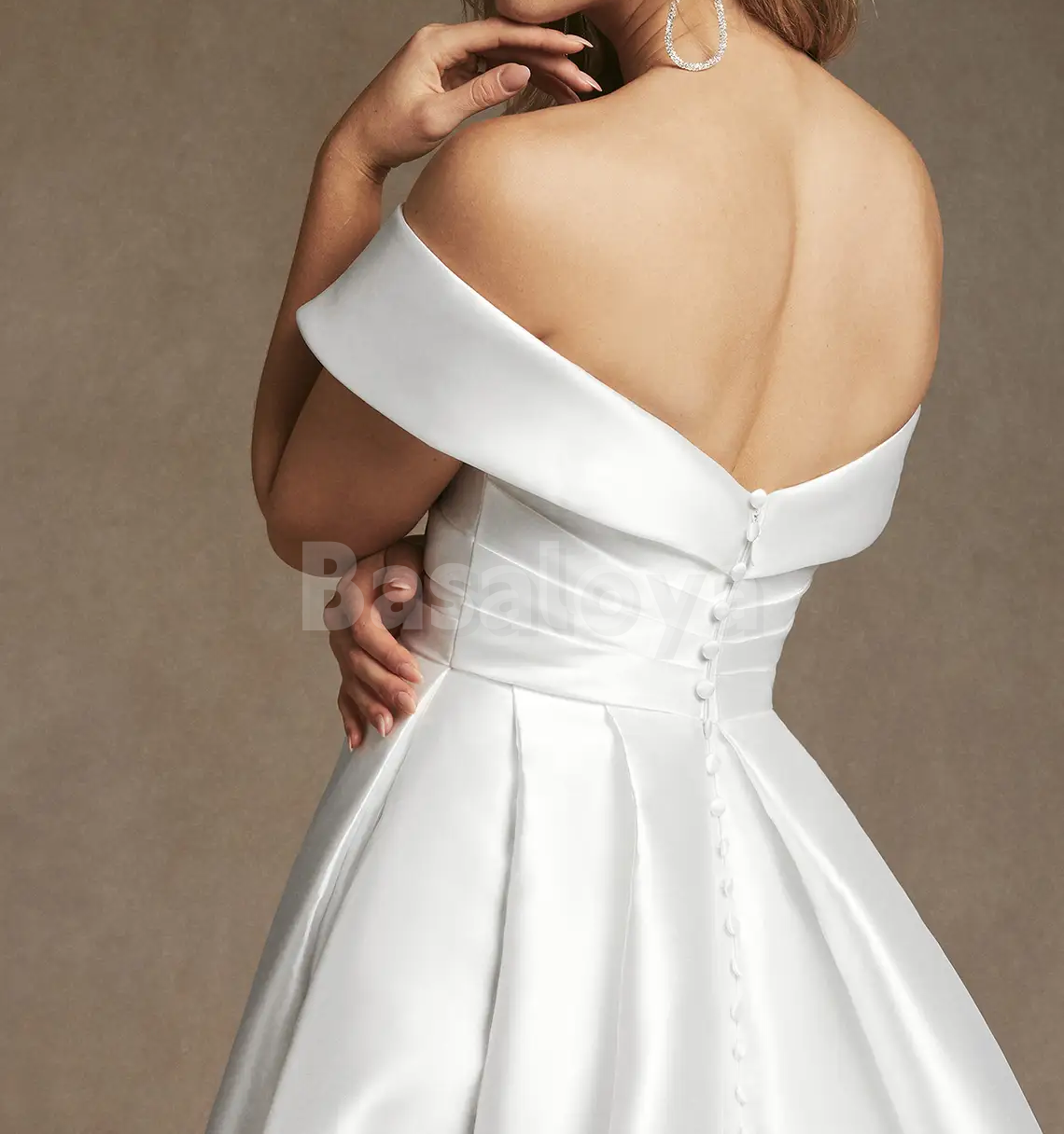 WD0093 Elegant White Off-Shoulder A-Line Bridal Wedding Gown with Slit