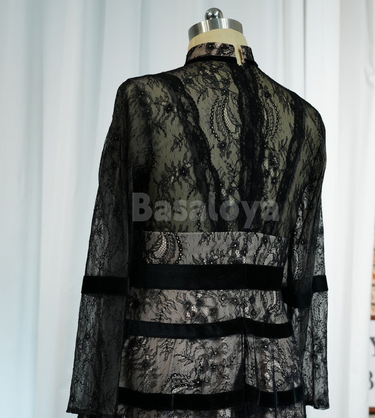 ED0117 Elegant Black Long Sleeves A-Line Evening Prom Dress with Applique
