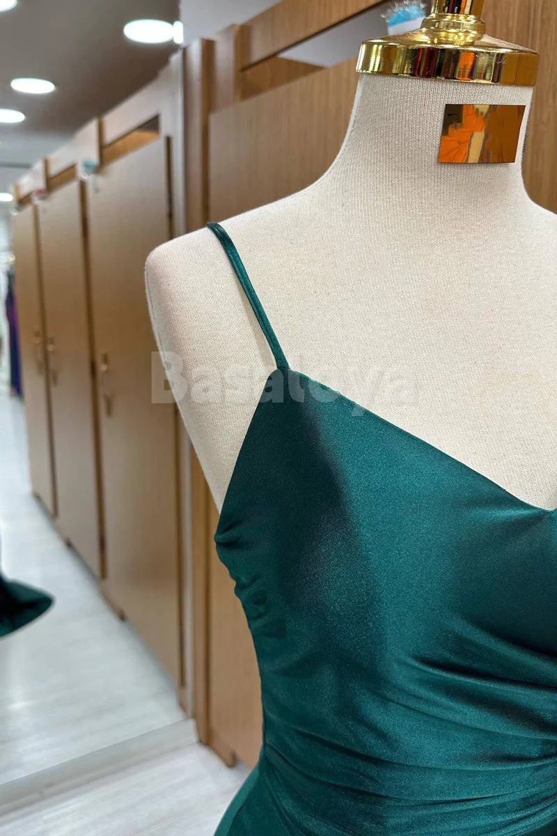 SP0174 Simple Green Spaghetti Straps V-Neck Sheath Prom Formal Gowns