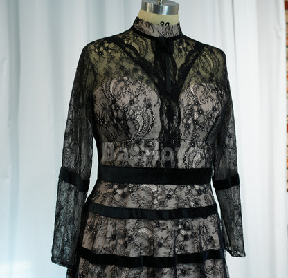 ED0117 Elegant Black Long Sleeves A-Line Evening Prom Dress with Applique