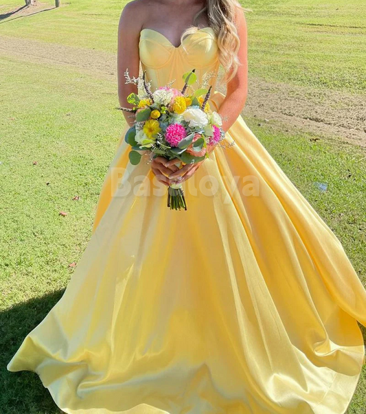 SP0191 Classic Yellow A-Line Sweetheart Pleated Satin Prom Dress