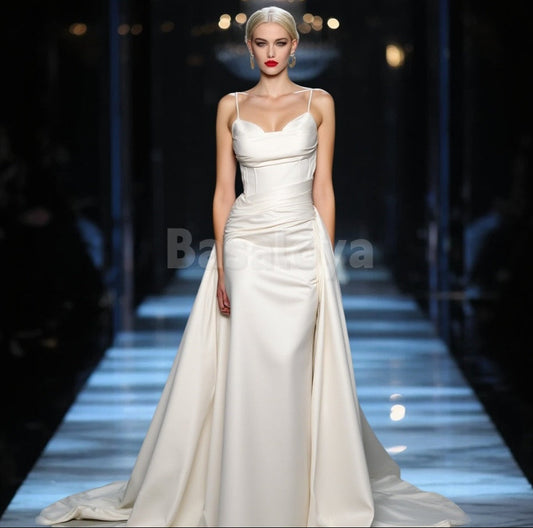 WD0037 Luxury Sweetheart Mermaid Wedding Dress with Overskirt Bridal Gown