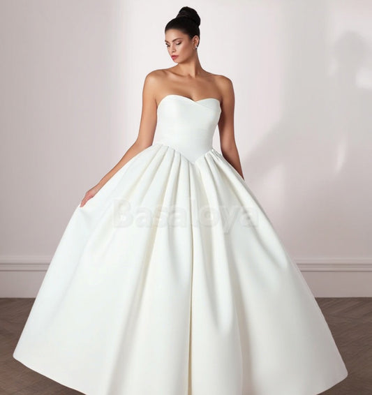 WD0087 Classic White Sweetheart A-Line Pleats Wedding Gown with Pockets