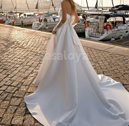 WD0028 Luxury Pearls Strapless A-Line Sweep Train Bridal Gowns with Gloves
