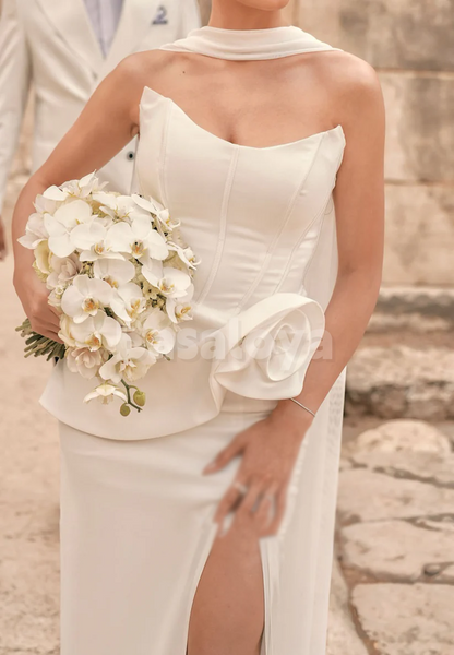 WD0140 Elegant 3D Floral White Strapless Sheath Boho Wedding Gown with Slit