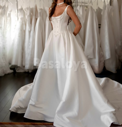 WD0171 Luxury Pearls White Scoop Neck A-Line Wedding Dress with Train