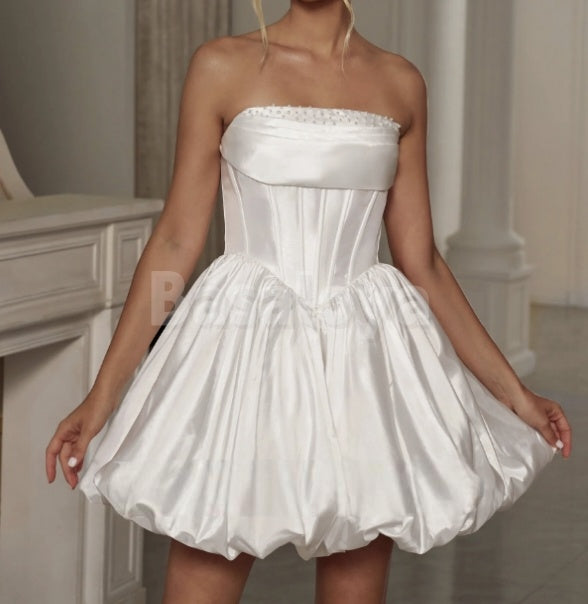 WD0032 Cute Off-Shoulder A-Line Bubble Mini Wedding Dress with Pearls