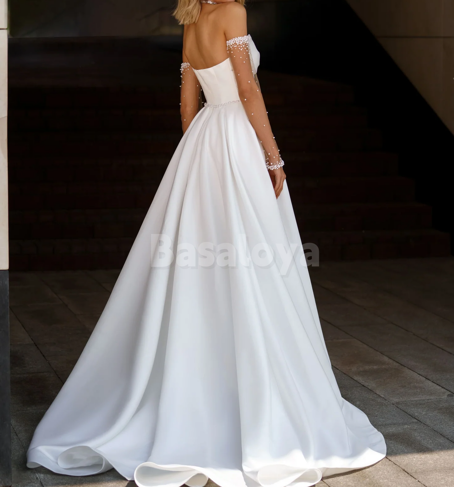 WD0148 Luxury White Pearls Long Sleeves Sweetheart A-Line Wedding Gown