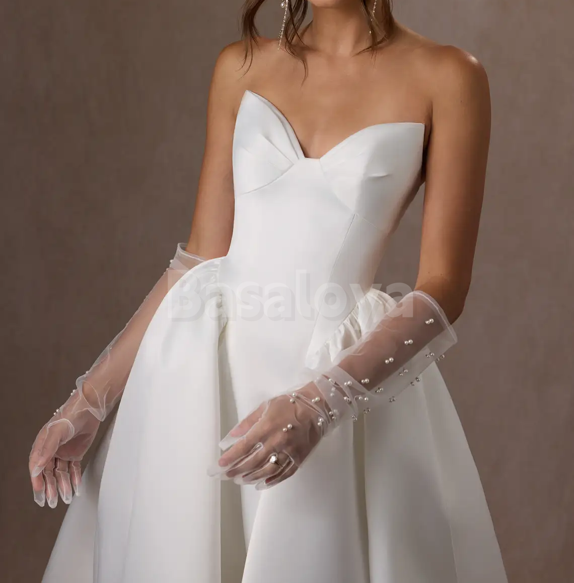 WD0086 Luxury White Sweetheart A-Line Wedding Dress with Pearl Gloves