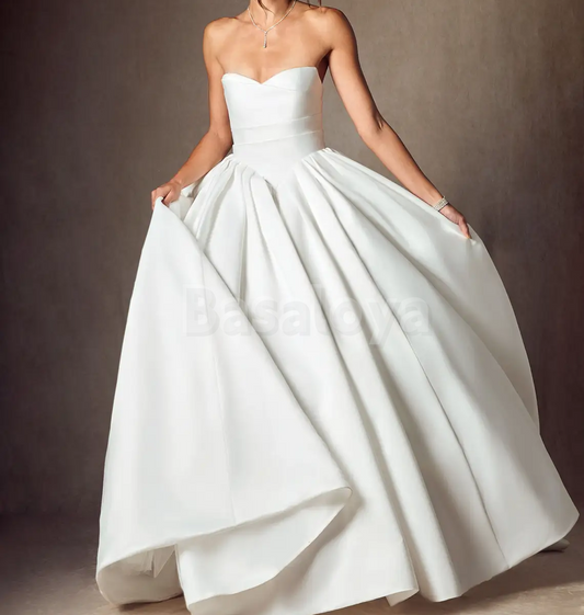 WD0087 Classic White Sweetheart A-Line Pleats Wedding Gown with Pockets