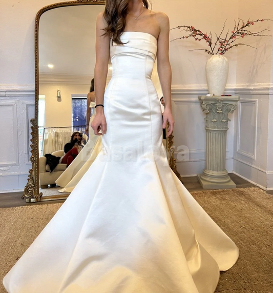 WD0081 Elegant Bow White Strapless Mermaid Wedding Dress with Train