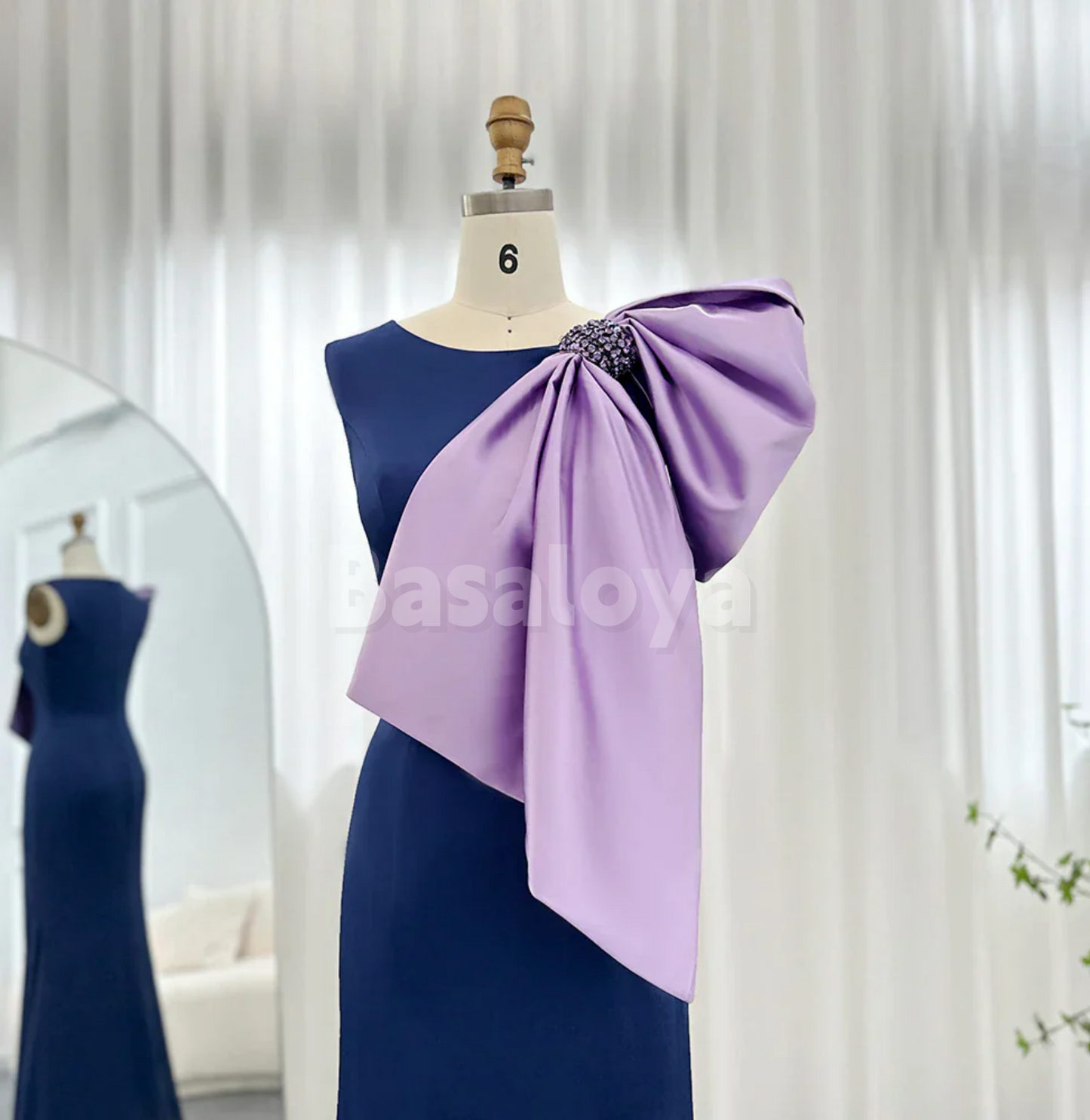 SP0290 Elegant Navy Blue Scoop Neck Sheath Prom Dress with Beaded Bow