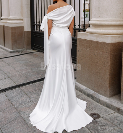 WD0142 Graceful White Asymmetrical Neck Mermaid Wedding Dress with Bow