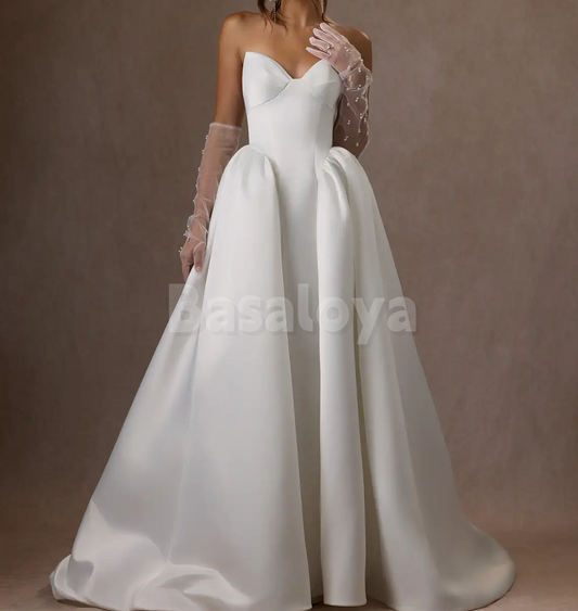 WD0086 Luxury White Sweetheart A-Line Wedding Dress with Pearl Gloves