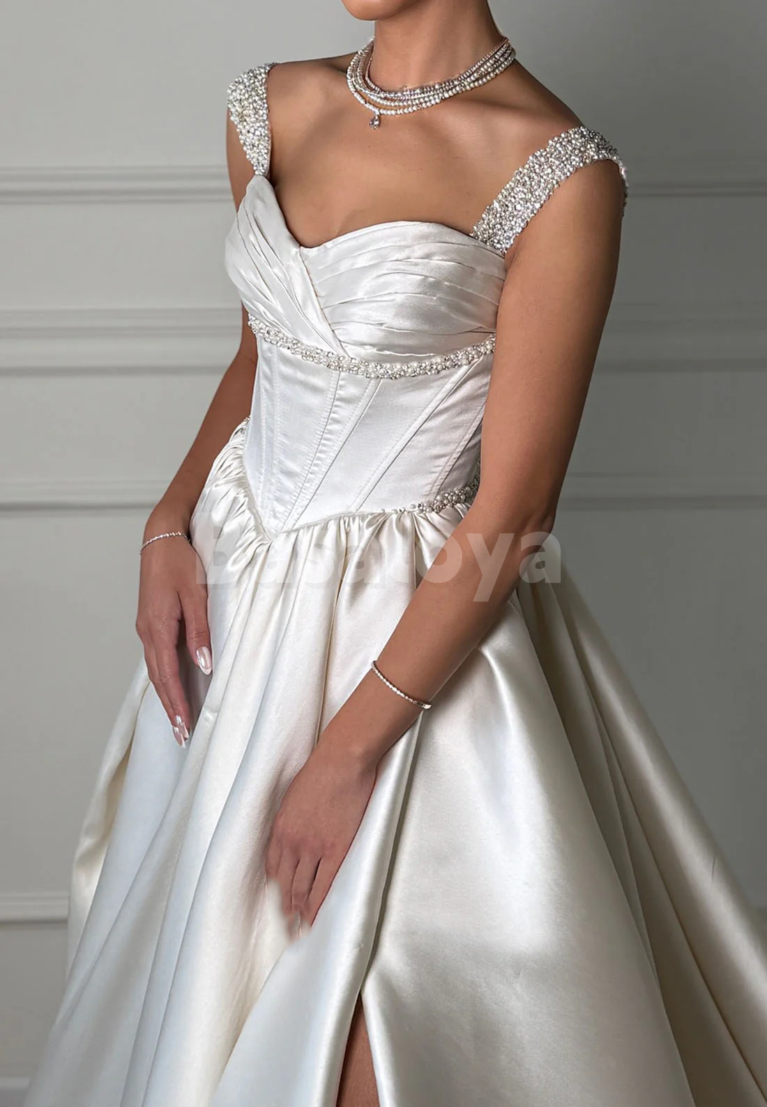 WD0172 Glamorous Pearls Sweetheart A-Line Bridal Wedding Dress with Slit