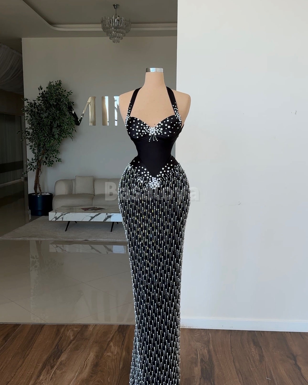 SP0050 Stunning Black Halter Neck Sheath Prom Dress Evening Gown with Pearls