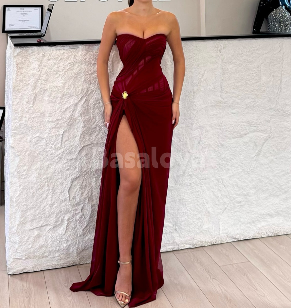 SP0306 Classic Burgundy Strapless Sheath High Slit Prom Dress with Cape